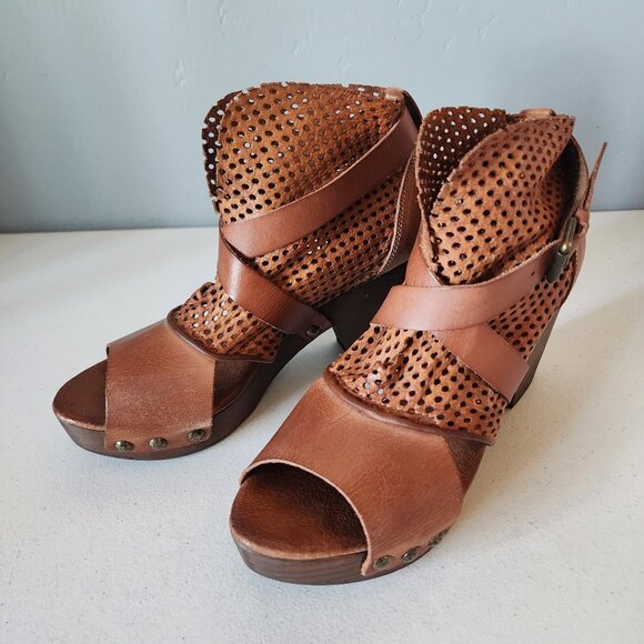Free People Clog "NEW" - Picture 6 of 16